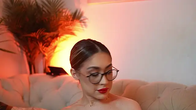 AileenKiss online show from April 2026 08:20:02 PM