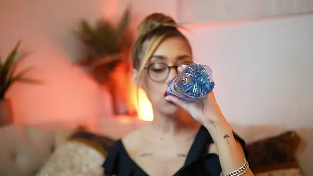 AileenKiss online show from December 2025 08:10:02 PM