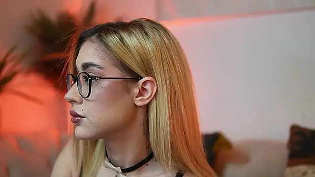 AileenKiss online show from February 2026 10:34:01 PM