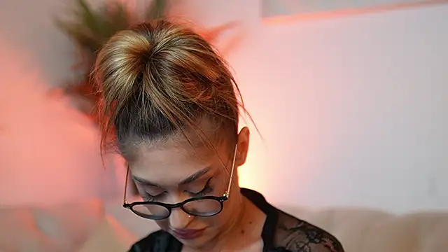 AileenKiss online show from October 2025 06:40:01 PM