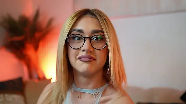 AileenKiss online show from February 2026 09:56:01 PM