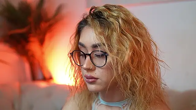 AileenKiss online show from March 2026 10:25:02 PM