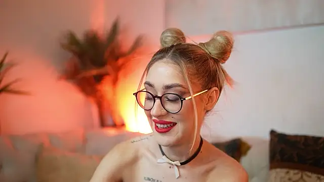 AileenKiss online show from January 2026 09:00:01 PM