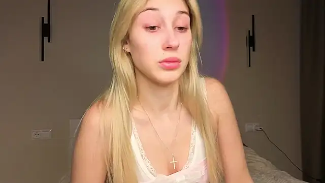 Snapshot of foxy_vivi chatting on November 2025 01:04:02 PM foxy vivi online show from November 2025 01:04:02 PM