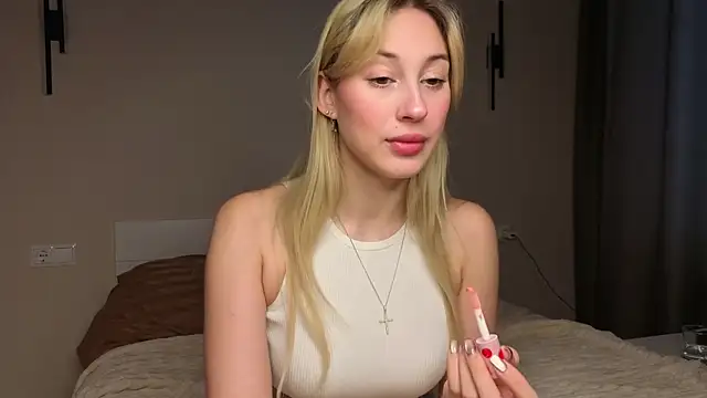 Snapshot of foxy_vivi chatting on November 2025 10:19:02 AM foxy vivi online show from November 2025 10:19:02 AM