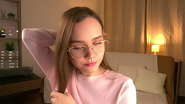 SweetSaraPie online show from April 2026 06:12:02 PM