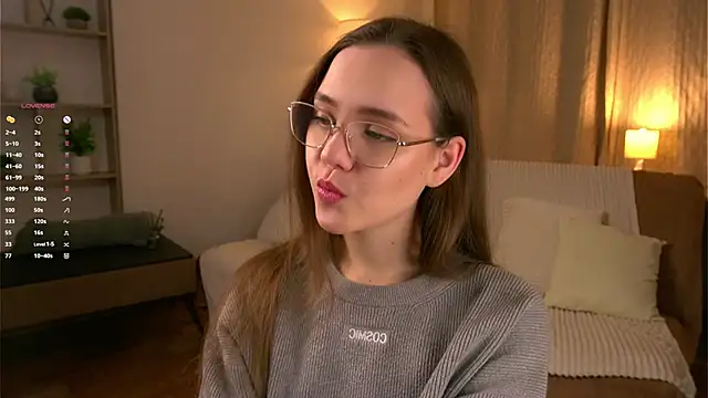 SweetSaraPie online show from April 2026 06:25:02 PM