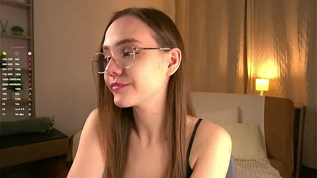 SweetSaraPie online show from April 2026 06:12:01 PM