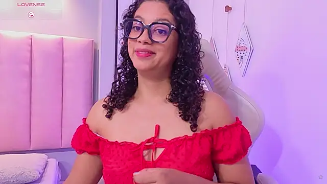 CamilaLevy online show from April 2026 12:21:02 PM