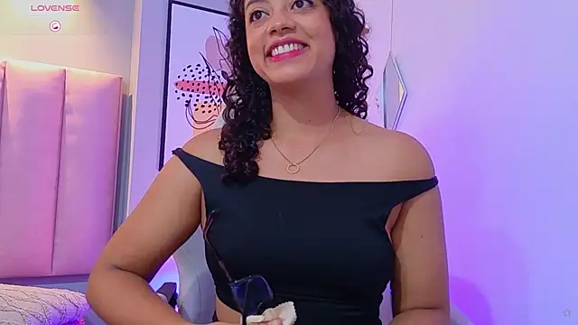 CamilaLevy online show from April 2026 12:20:01 PM