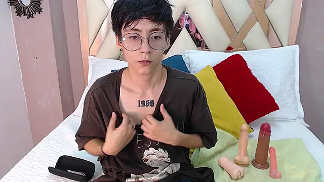 Snapshot of Teddy_Jacobs chatting on November 2025 08:42:02 PM Teddy Jacobs online show from November 2025 08:42:02 PM