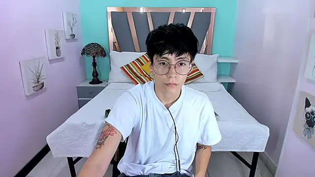 Snapshot of Teddy_Jacobs chatting on October 2025 09:15:02 PM Teddy Jacobs online show from October 2025 09:15:02 PM