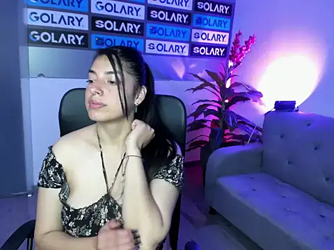 Violetta Swett  online show from October 2025 12:39:01 PM