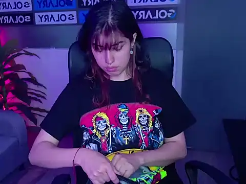 Violetta Swett  online show from November 2025 01:26:01 PM