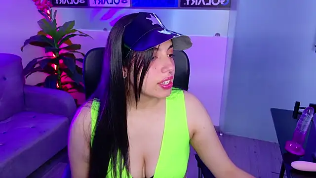 Violetta Swett  online show from October 2025 02:03:02 PM