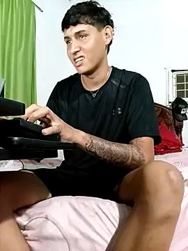 Luisneljc online show from February 2026 07:10:01 PM