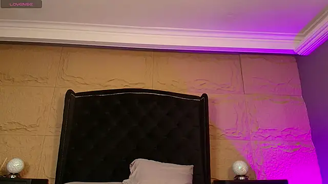 naomi hill1 online show from October 2025 09:04:02 PM