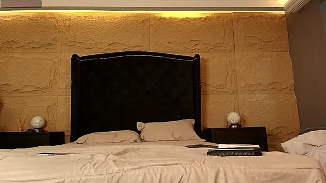 naomi hill1 online show from October 2025 08:28:01 PM