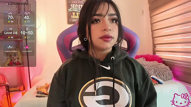 Snapshot of emma_soffia chatting on February 2026 12:49:01 PM emma soffia online show from February 2026 12:49:01 PM