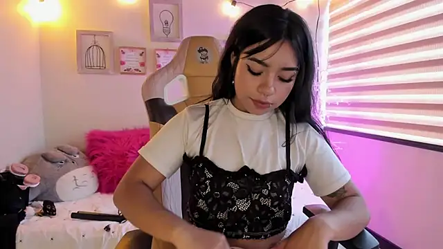 emma soffia online show from March 2026 10:00:02 PM