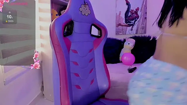 emma soffia online show from November 2025 06:22:01 PM