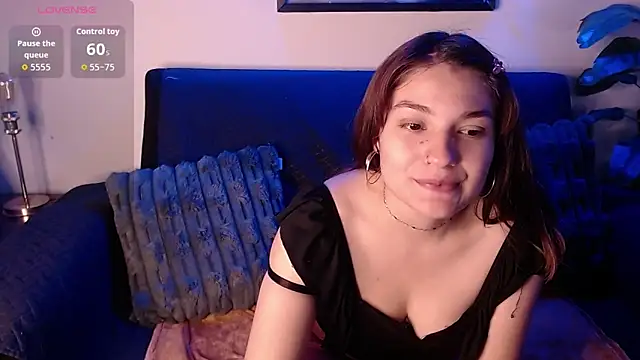 Snapshot of Viollet_C chatting on October 2025 12:09:01 AM Viollet C online show from October 2025 12:09:01 AM