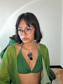 Qadeshoficial online show from October 2025 09:04:02 PM