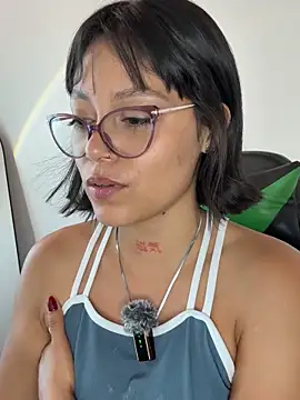 Qadeshoficial online show from October 2025 09:03:01 PM