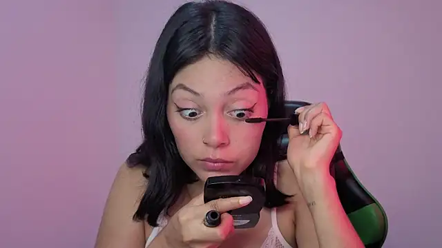 Qadeshoficial online show from April 2026 12:06:02 PM