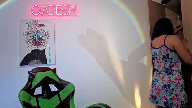 Qadeshoficial online show from November 2025 09:14:01 PM