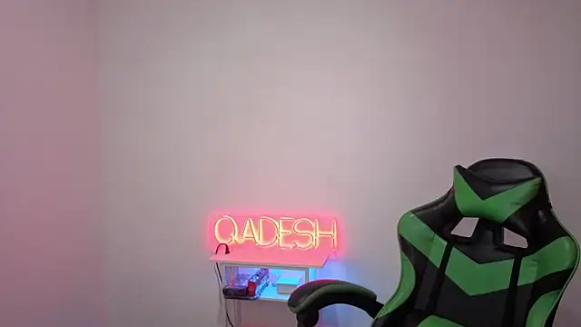 Qadeshoficial online show from April 2026 07:48:01 PM