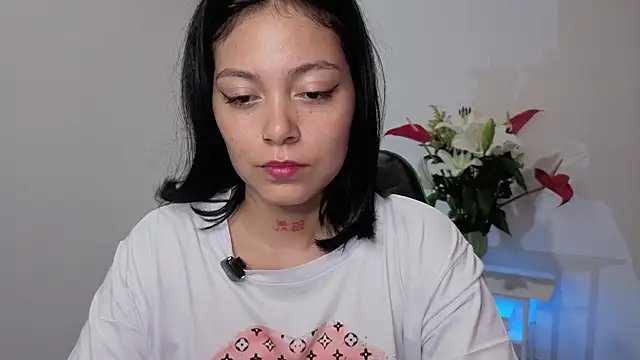 Qadeshoficial online show from April 2026 07:47:01 PM