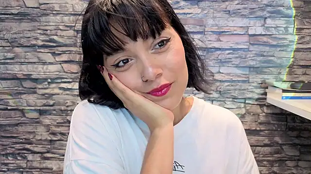 Qadeshoficial online show from November 2025 09:09:01 PM