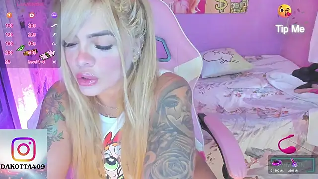 Antonellaa Fox  online show from November 2025 04:11:01 PM