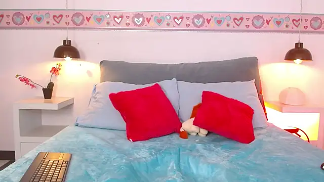 Suzy1  online show from October 2025 08:49:02 PM