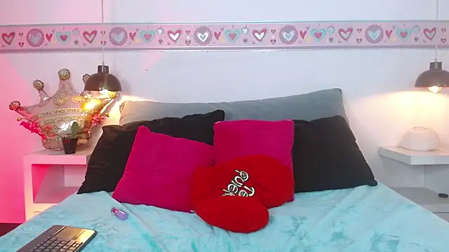 Suzy1  online show from February 2026 07:37:01 PM