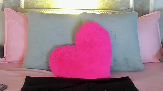 Snapshot of _victoriaa__lois chatting on November 2025 08:57:02 PM victoriaa lois online show from November 2025 08:57:02 PM