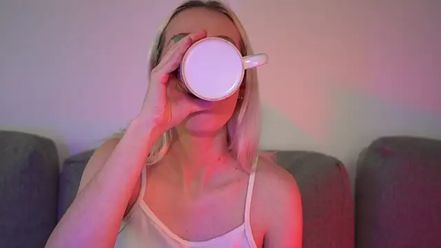 RanyThomson online show from April 2026 08:10:02 AM