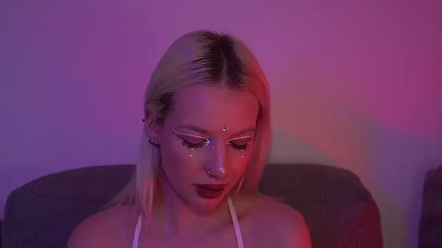 RanyThomson online show from April 2026 02:56:01 PM