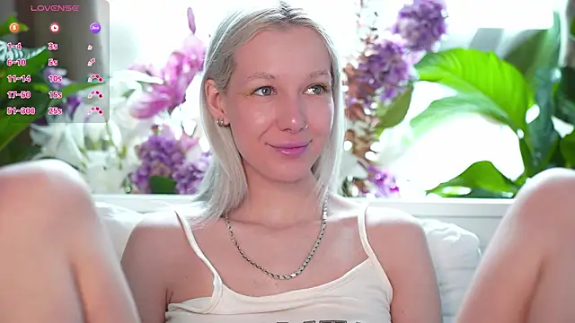 RanyThomson online show from December 2025 12:48:01 PM