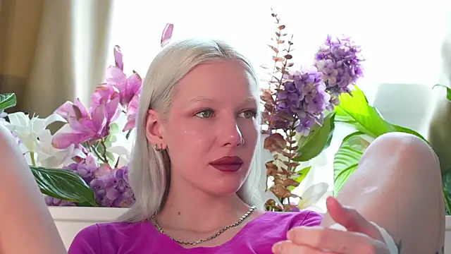 RanyThomson online show from December 2025 10:06:01 AM