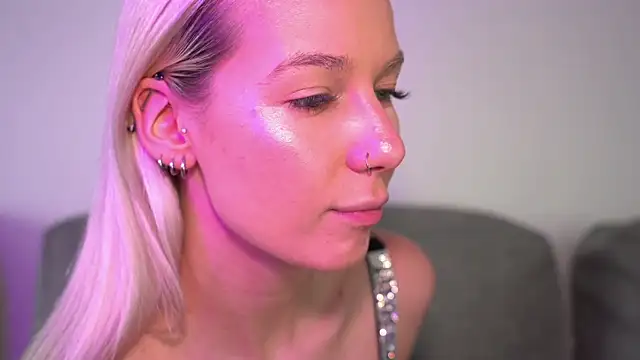 RanyThomson online show from April 2026 02:40:02 PM