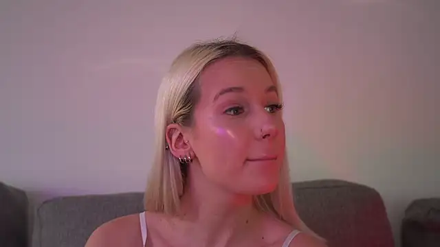 RanyThomson online show from April 2026 03:36:01 PM