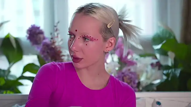 RanyThomson online show from October 2025 12:15:02 PM