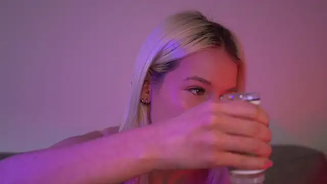 RanyThomson online show from April 2026 02:31:01 PM