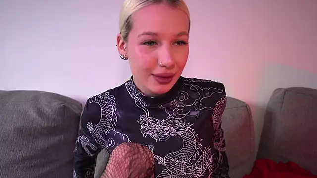 RanyThomson online show from April 2026 02:34:01 PM