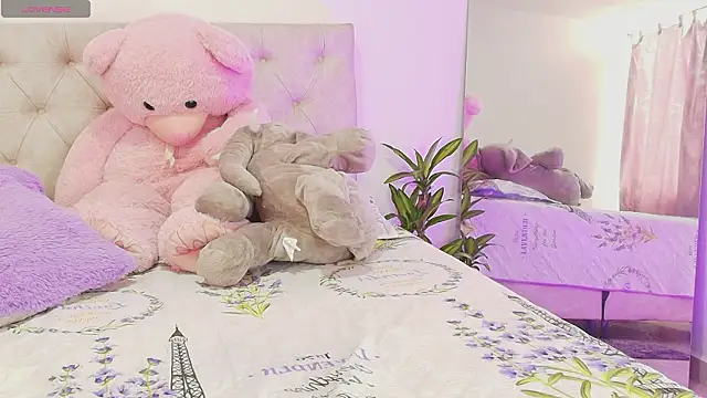 SoofiKiss online show from March 2026 06:57:01 PM