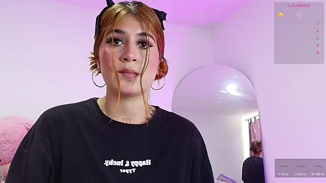 SoofiKiss online show from November 2025 07:36:01 PM