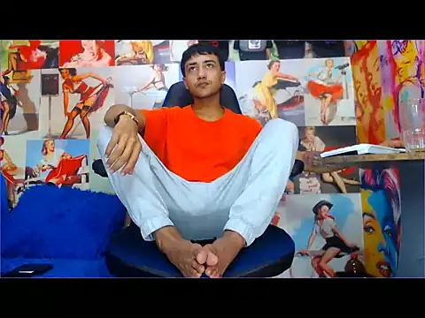 Snapshot of dazo_vnzl12 chatting on December 2025 05:44:01 PM dazo vnzl12 online show from December 2025 05:44:01 PM