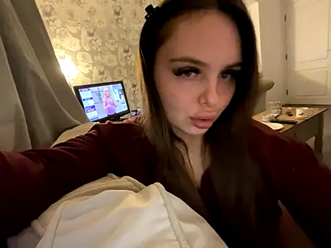 EllaStarrxxx online show from November 2025 12:33:01 AM